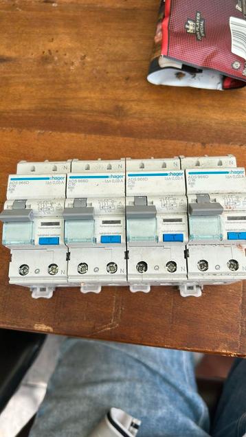 Aardlekautomaten C16A. Allemat beschikbaar voor biedingen