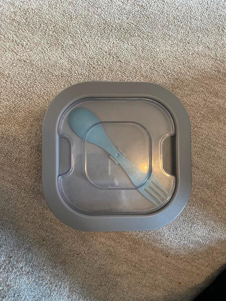 AH Lunchbox met vakjes, sausbakje en bestek - ZGAN, Huis en Inrichting, Keuken | Keukenbenodigdheden, Zo goed als nieuw, Ophalen of Verzenden