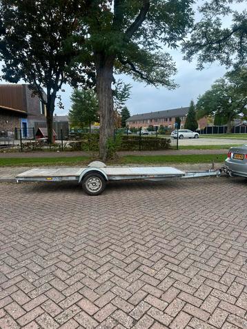 Aanhanger beschikbaar voor biedingen