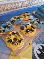 Vupcakes taart donuts cakesicles chocolade aardbeien sweets, Versiering, Zo goed als nieuw, Taarten, Ophalen