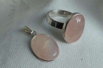 Zilveren ring en hanger  met rozenkwarts  beschikbaar voor biedingen