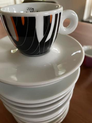 Illy Espresso Kopjes en Schotels - Diverse Designs beschikbaar voor biedingen