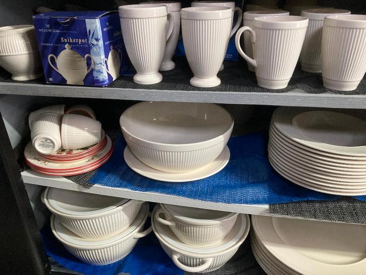 wedgwood windsor, Huis en Inrichting, Keuken | Servies, Zo goed als nieuw, Bord(en), Wedgwood, Porselein, Ophalen of Verzenden