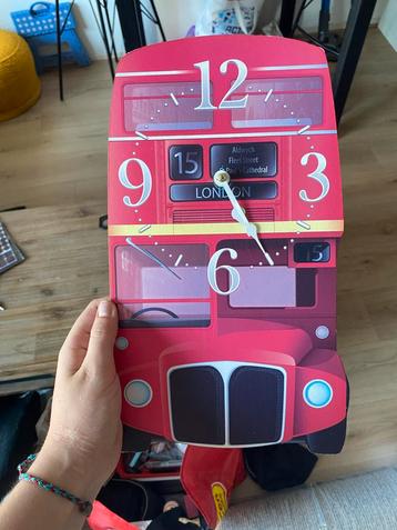 Engelse Bus Wandklok beschikbaar voor biedingen