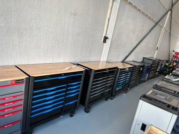 Showroom met gevulde gereedschapwagens vanaf €300 beschikbaar voor biedingen