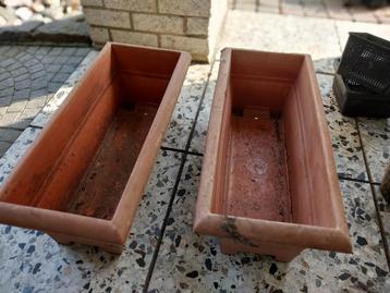 2x Bloembakken Kunststof terracotta kleur beschikbaar voor biedingen