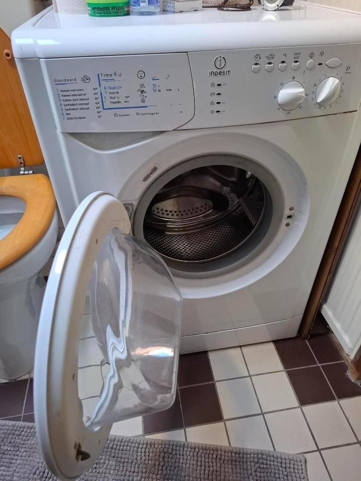 Indesit wasmachine, Witgoed en Apparatuur, Wasmachines, Gebruikt, Voorlader, 8 tot 10 kg, 85 tot 90 cm, 1200 tot 1600 toeren, Energieklasse A of zuiniger