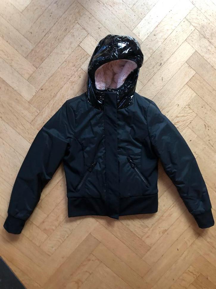 Goldbergh skijas winterjas valt als 36, Kleding | Dames, Wintersportkleding, Zo goed als nieuw, Jack, Maat 36 (S), Ophalen of Verzenden