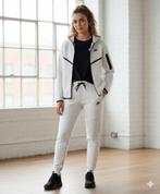 Nike tech trainingspak, Kleding | Dames, Zwart, Ophalen of Verzenden, Zo goed als nieuw, Maat 46/48 (XL) of groter