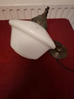 oud wit opaline glazen hanglamp, Huis en Inrichting, Lampen | Hanglampen, Ophalen of Verzenden, Gebruikt, Glas, Minder dan 50 cm