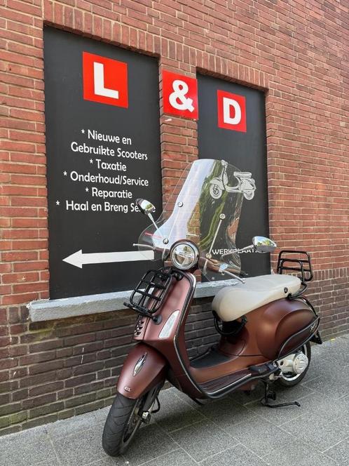 Te Koop Vespa Primavera ( blauw kenteken ), Fietsen en Brommers, Snorfietsen en Snorscooters, Zo goed als nieuw, Vespa, Ophalen