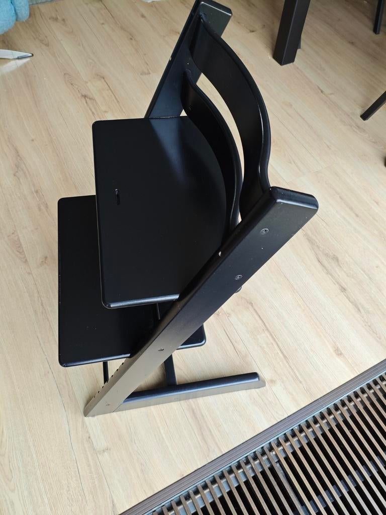 Zwarte Tripp Trapp met babyset en kussen, Ophalen, Gebruikt, Meegroeistoel, Stoelverkleiner