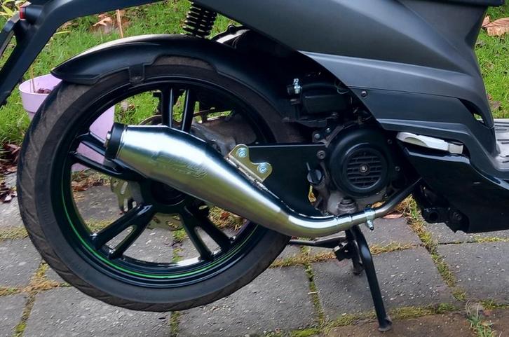 Te koop: Technigas gp4 uitlaat, Fietsen en Brommers, Brommeronderdelen | Scooters, Zo goed als nieuw, Uitlaat, Ophalen