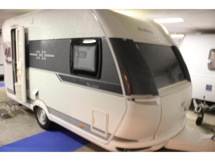Hobby De Luxe 400 SFE 2014 Fransbed 4pers € 7499.-, Caravans en Kamperen, Caravans, Bedrijf, tot en met 4, 1000 - 1250 kg, Treinzit