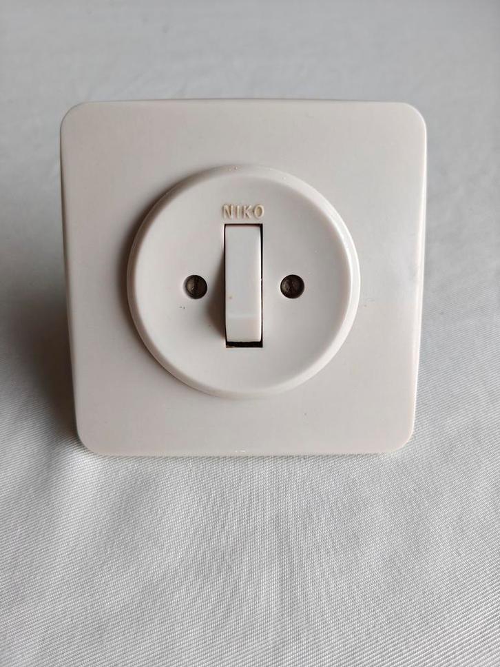 Niko Schakelaar - Vintage, Doe-het-zelf en Verbouw, Elektra en Kabels, Gebruikt, Schakelaar, Ophalen of Verzenden