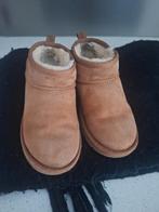 Originele UGG Classic mini. Chesnut. Maat 32, Gebruikt, UGG, Jongen of Meisje, Overige typen