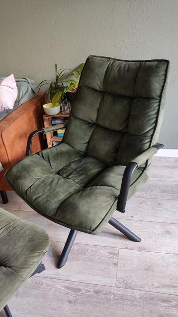 Moet snel weg! Draaifauteuil met voetenbankje beschikbaar voor biedingen