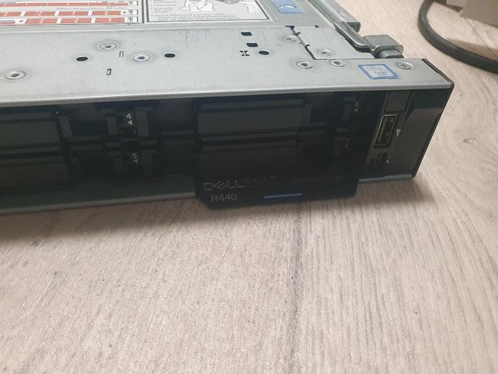 Dell R440 met 2x Gold 20-core, 256g ram, 7.68t ssd, dual 10g, Computers en Software, Servers, Gebruikt, 2 tot 3 Ghz, 256 GB, Hot swappable onderdelen