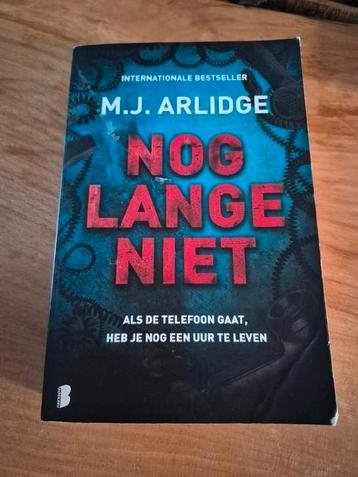 M.J. Arlidge - Nog lange niet beschikbaar voor biedingen