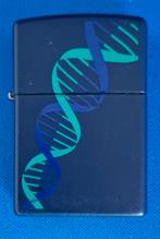 Zippo DNA originele zippo 2016, Verzamelen, Rookartikelen, Aanstekers en Luciferdoosjes, Ophalen of Verzenden, Zo goed als nieuw