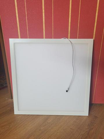 19 x Plafondlamp/paneel 60 x 60 beschikbaar voor biedingen
