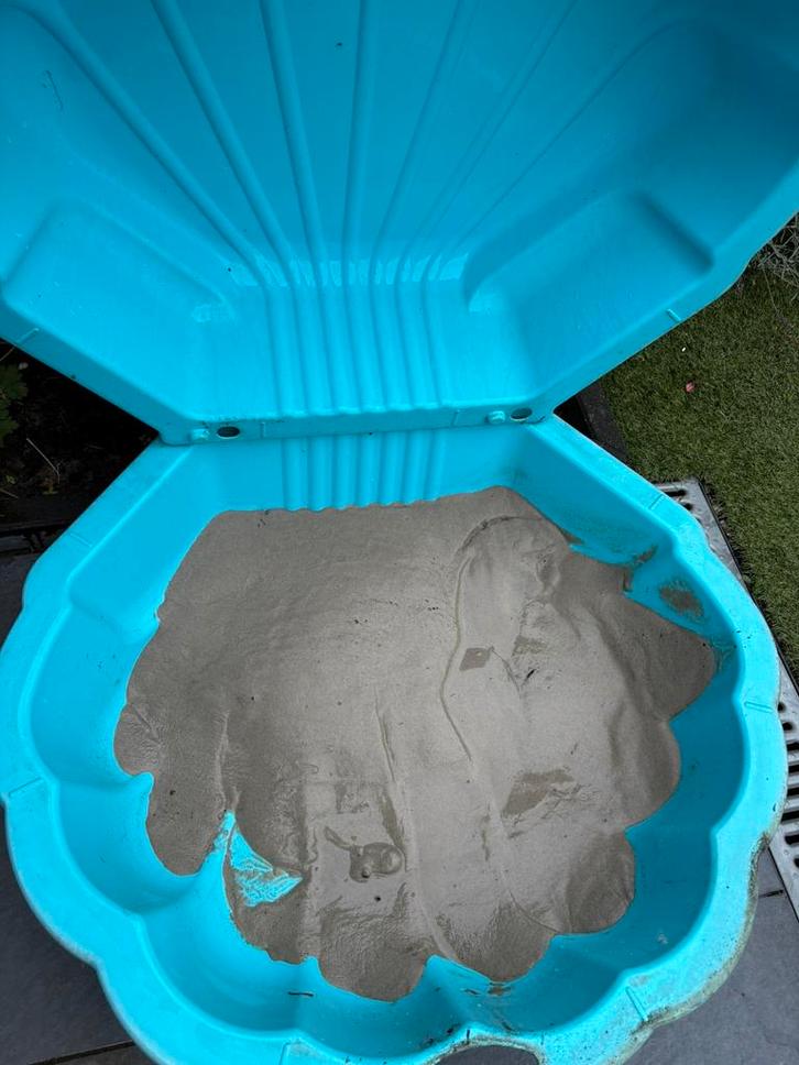 Gratis afhalen schoon speelzand met zandbak: zand is in zak, Kinderen en Baby's, Speelgoed | Buiten | Zandbakken, Zo goed als nieuw