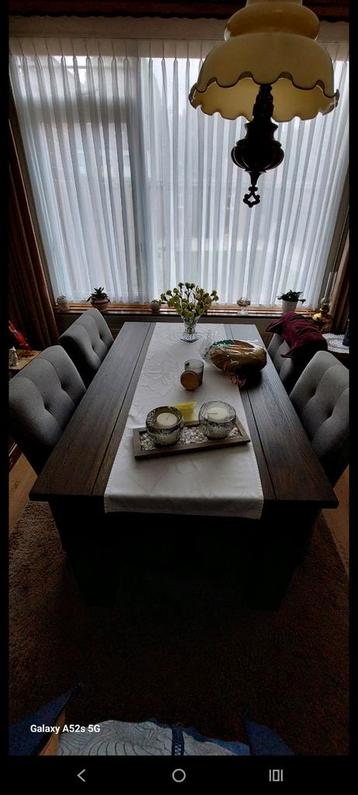 Tafel plus 4 stoelen  beschikbaar voor biedingen