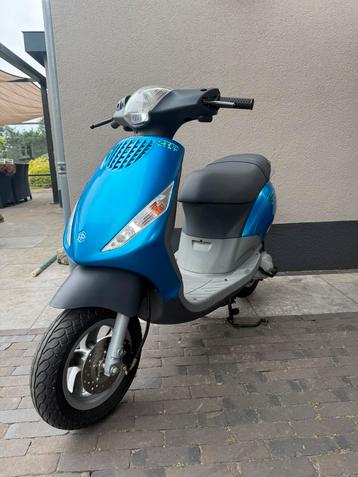 ⭐️Piaggio zip 2 takt 50cc Brom 616 kilometer NIEUWSTAAT⭐️ beschikbaar voor biedingen