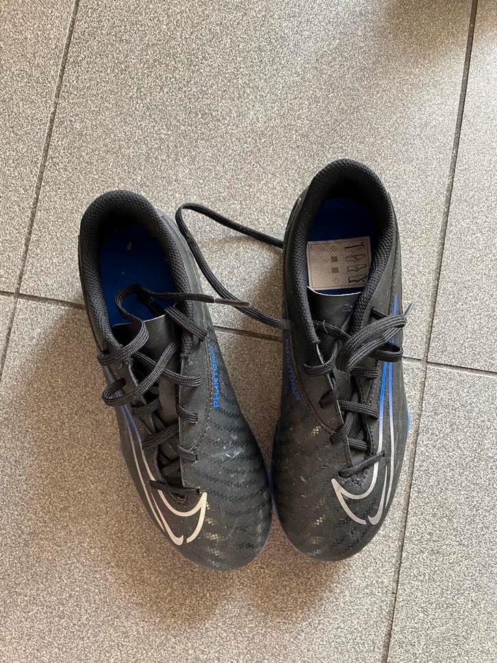 Nike Phantom Voetbalschoenen, Sport en Fitness, Voetbal, Zo goed als nieuw, Schoenen, Maat XS of kleiner, Ophalen of Verzenden