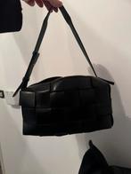 Bottega Veneta brick casette, Ophalen of Verzenden, Zo goed als nieuw, Zwart