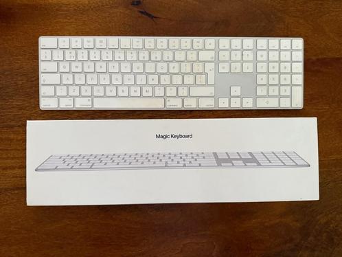 Apple Magic Keyboard met numpad, Computers en Software, Toetsenborden, Gebruikt, Qwerty, Draadloos, Multimediatoetsen, Ophalen of Verzenden