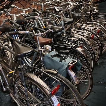 Gebruikte fietsen met garantie beschikbaar voor biedingen