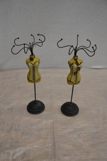 2 Vintage sieraden houders/staanders beschikbaar voor biedingen