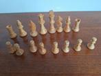 Houten schaakstukken in een houten doosje, Hobby en Vrije tijd, Gezelschapsspellen | Bordspellen, Een of twee spelers, Ophalen of Verzenden