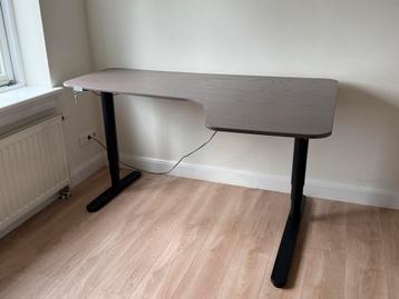 IKEA Bekant electronisch Zit-Sta Hoekbureau - afbeelding 1