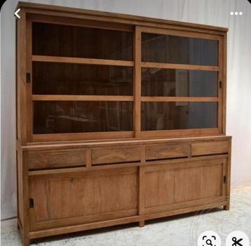Teakhouten buffetkast beschikbaar voor biedingen