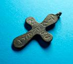 Crucifix - 8e/10e eeuw - Bodemvondst - TOPSTUK, Verzenden