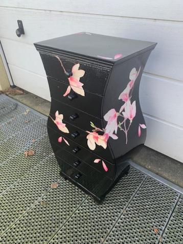 Chinees `Magnolia ladekastje in BLACK beschikbaar voor biedingen
