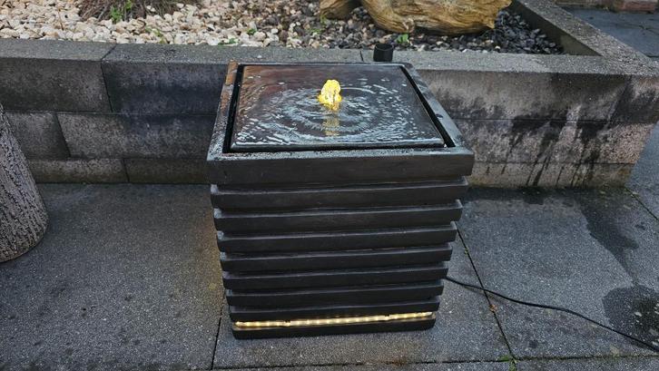 Supermooie Vierkante Antraciet/Zwarte Fontein! Showmodel!, Tuin en Terras, Waterpartijen en Fonteinen, Nieuw, Fontein, Beton, Ophalen