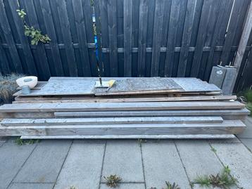 Houten Balken voor Overkapping beschikbaar voor biedingen