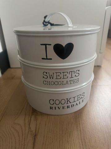 Riverdale koekjes pot beschikbaar voor biedingen