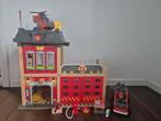 Hape Houten Brandweerkazerne met Accessoires, Kinderen en Baby's, Speelgoed | Poppenhuizen, Ophalen, Gebruikt, Poppenhuis