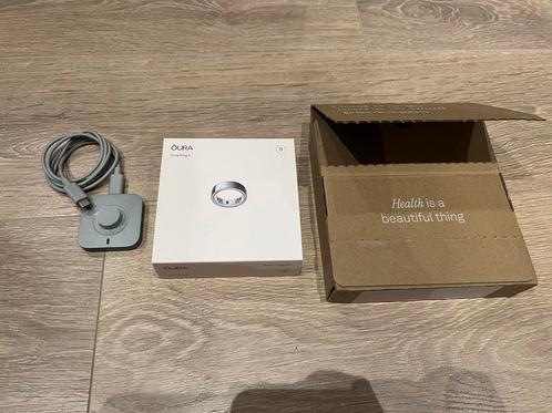 Oura ring 4 zilver maat 9 7 maanden oud, Sieraden, Tassen en Uiterlijk, Activity trackers, Gebruikt, Zilver, Ophalen of Verzenden
