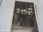 FOTOANSICHT man met paard .WIE WAT WAAR?, Ophalen of Verzenden, Voor 1940, Zo goed als nieuw