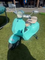 Leuke elektrische scooter vespa op accu met muziek te koop, Ophalen, Zo goed als nieuw