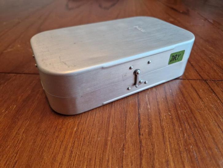 Wheatley vliegendoos met 100+ droge vliegen, Watersport en Boten, Hengelsport | Vliegvissen, Gebruikt, Overige typen, Ophalen of Verzenden