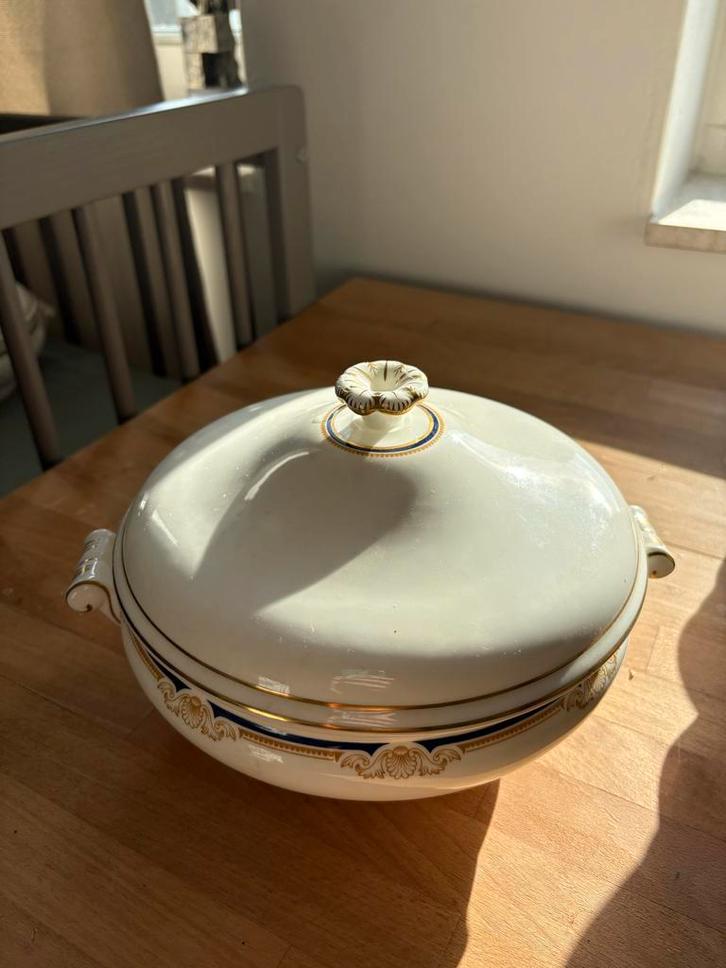 2 Wedgwood Cavendish Dekschalen, Antiek en Kunst, Antiek | Servies compleet, Ophalen