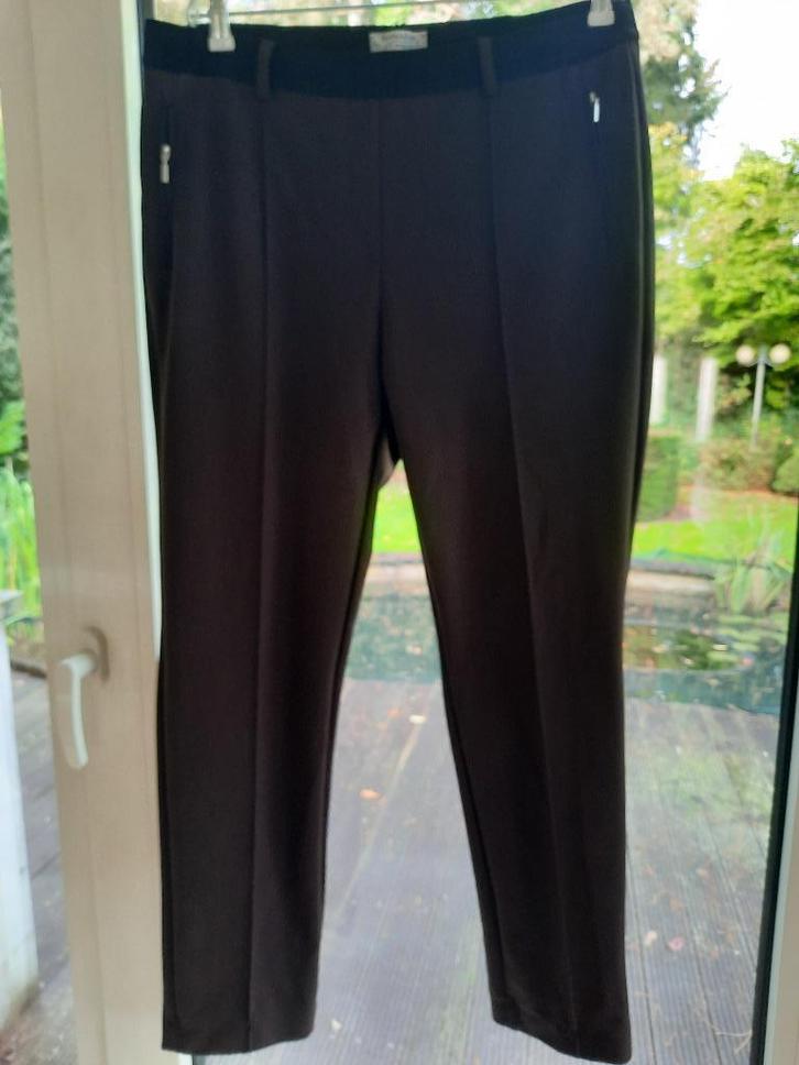 Comfortabele broek RAPHAELA by  BRAX - 44, Kleding | Dames, Broeken en Pantalons, Zo goed als nieuw, Maat 42/44 (L), Bruin, Lang