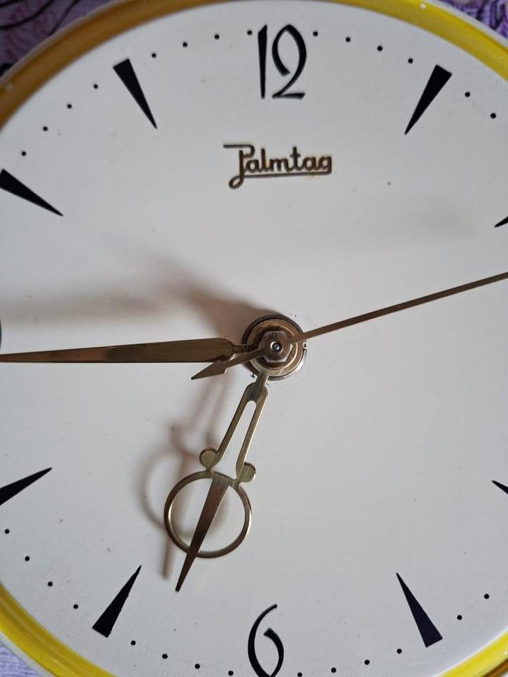 Vintage Originele Jacob PALMTAG Industriële klok lichtgeel, Huis en Inrichting, Woonaccessoires | Klokken, Gebruikt, Wandklok