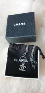 Chanel ketting met CC hanger met strassteentjes, Sieraden, Tassen en Uiterlijk, Kettingen, Met strass, Overige materialen, Zo goed als nieuw